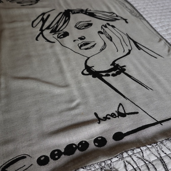 DIESEL Woman Scarf/Wrap with Print on both Sides with Fringes Black/White - Picture 6 of 10